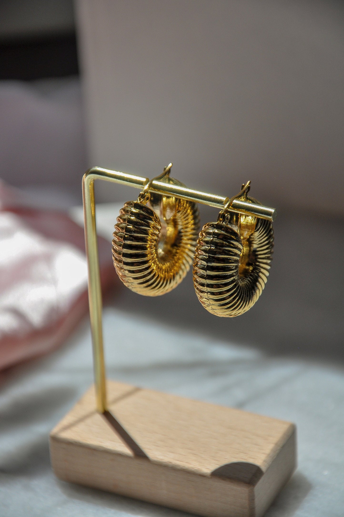 18K Gold Chunky Hoop Earrings| Large Hoop Earrings | Fan Gold Plated Hoops | Snail Hoop Earrings | Large Gold Hoops | Statment Earrings
